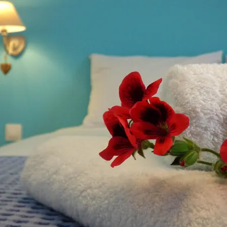 Tasoula Guest House 3* Adamantas (Milos)