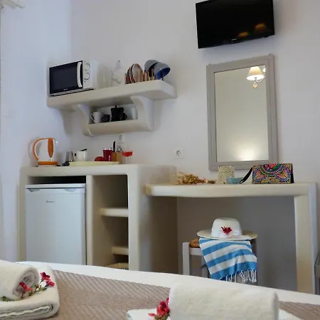 Tasoula Guest House 3*