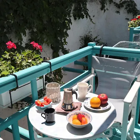 Tasoula 3* Adamantas (Milos)